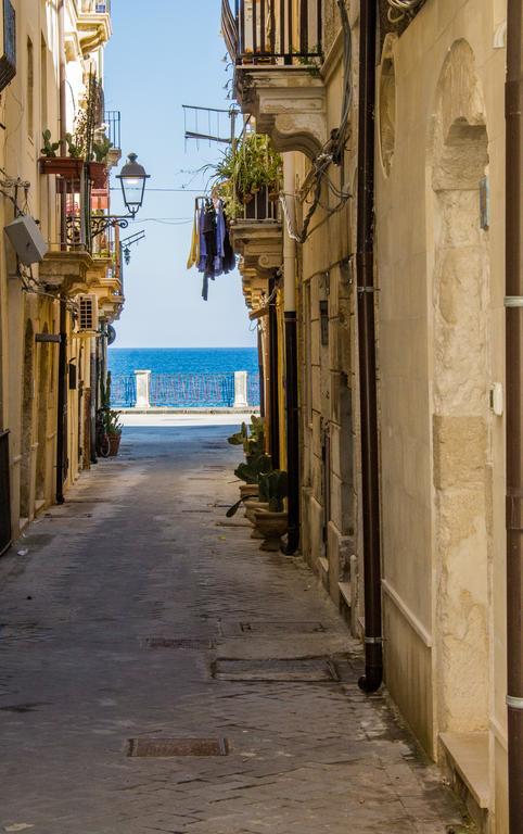 Corallia Apartment *